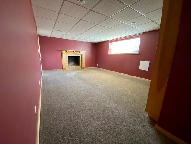 Building Photo - 859 E 2730 N