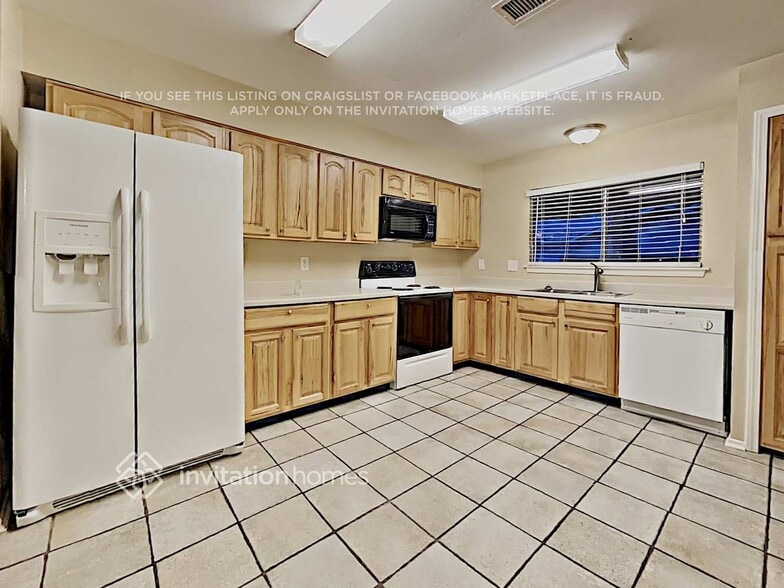 Building Photo - 6 Canyon Oak Pl