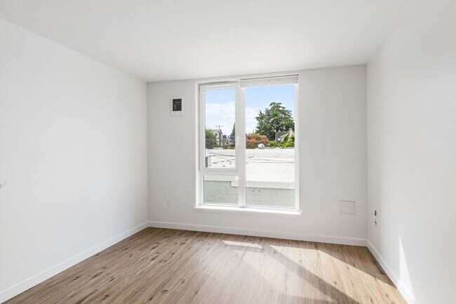 Interior Photo - Chronicle