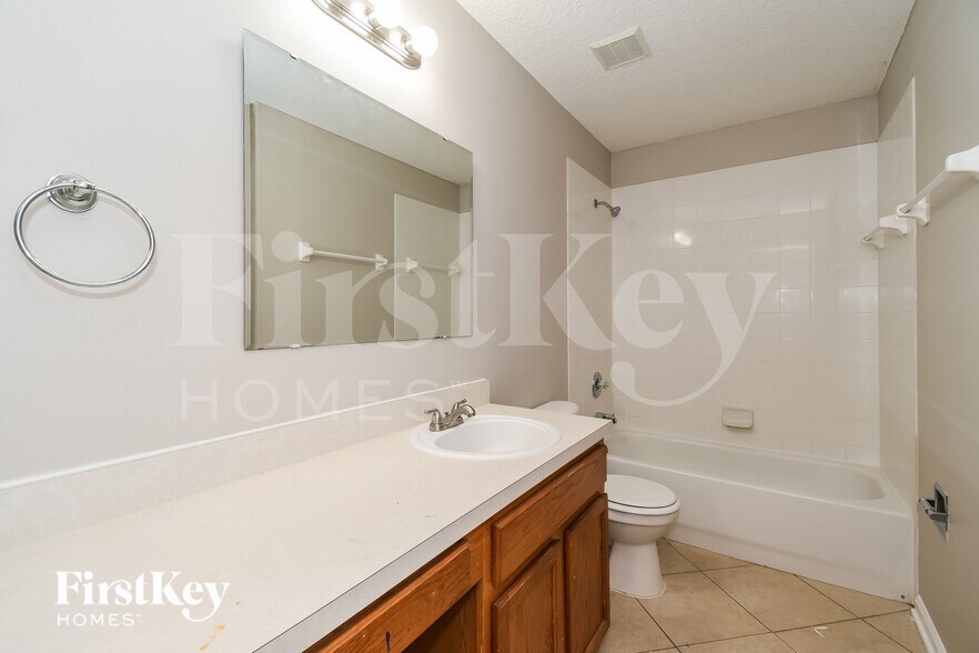 Building Photo - 14049 Red Rock Lake Dr