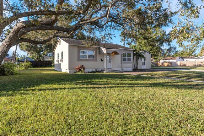 Building Photo - 5148 Tampa Bay Growth Fund 2 LLC