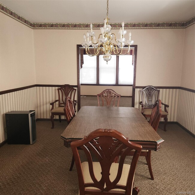 Building Photo - 77-16 78th St