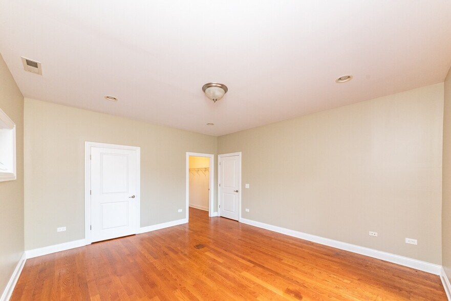 Main Bedroom - 6217 S Kimbark Ave