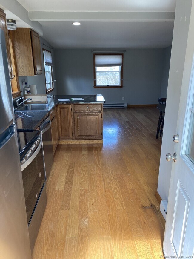 Building Photo - 21 S Division St