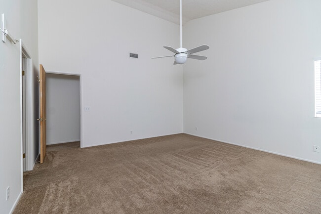 Building Photo - 4130 Vinton Ave