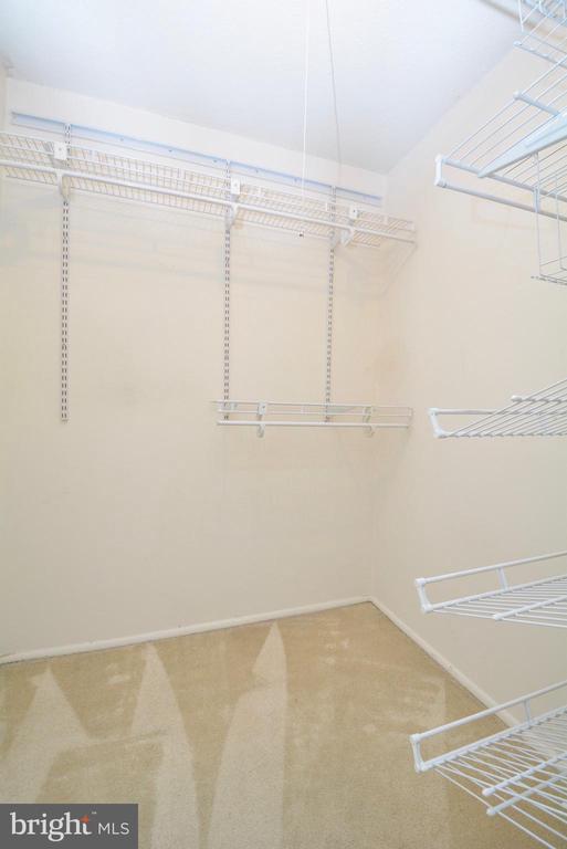 Building Photo - 4600 S Four Mile Run Dr