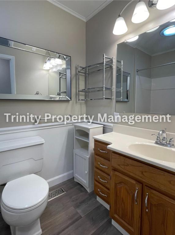 Building Photo - 305 Michael St