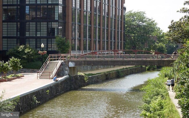 Building Photo - 2802 P St NW