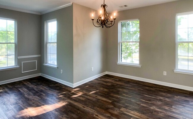 Building Photo - 2834 Howard Ave