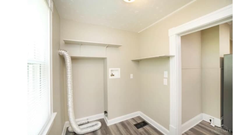 Building Photo - 124 Eaton Ave