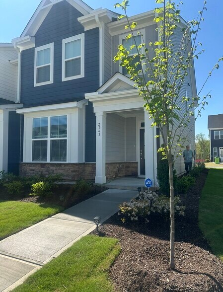 Building Photo - 2343 Whitewing Ln