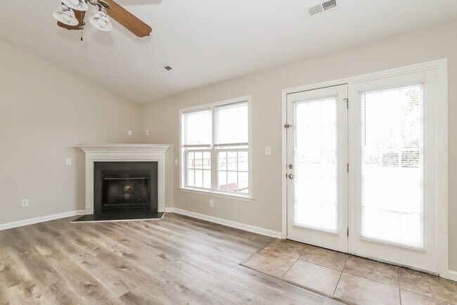 Building Photo - 2459 Joshua Ln