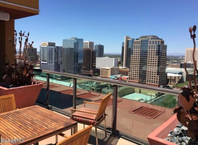 Building Photo - 310 S 4th St