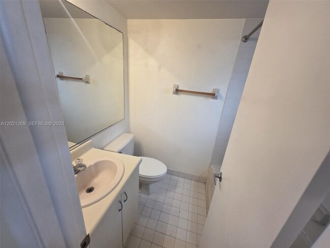 Building Photo - 5560 W 21st Ct