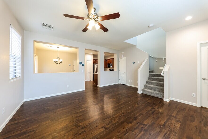 Building Photo - 11466 W St John Rd