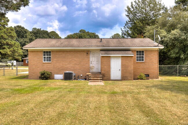 Building Photo - 3640 Lindella Rd