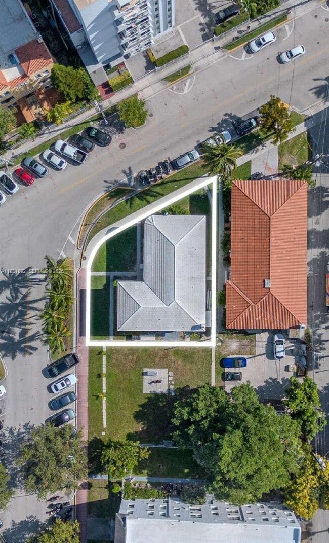 Building Photo - 7124 Bay Dr