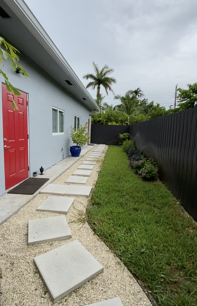 apartment entrance - 186 NW 147th St