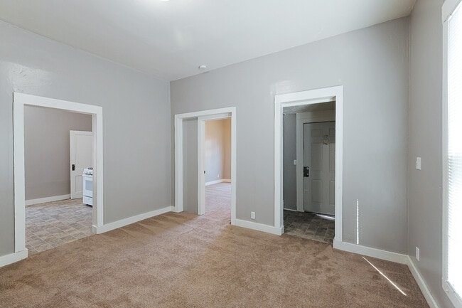 Building Photo - 1629 C St