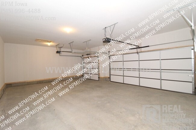 Building Photo - 5374 Destiny Dr