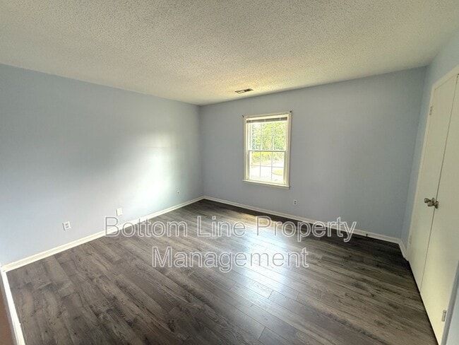 Building Photo - 4633 Old Lantern Way