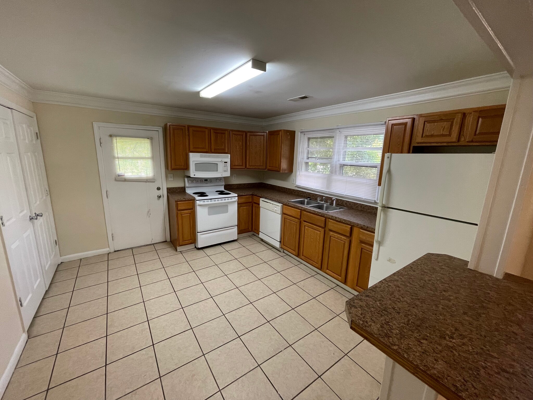 Building Photo - 313 Georgia Dr