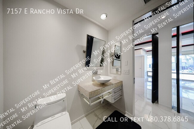 Building Photo - 7157 E Rancho Vista Dr