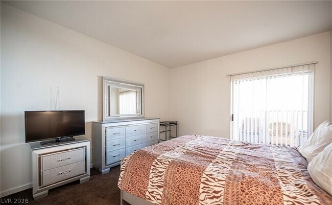 Building Photo - 6480 Annie Oakley Dr