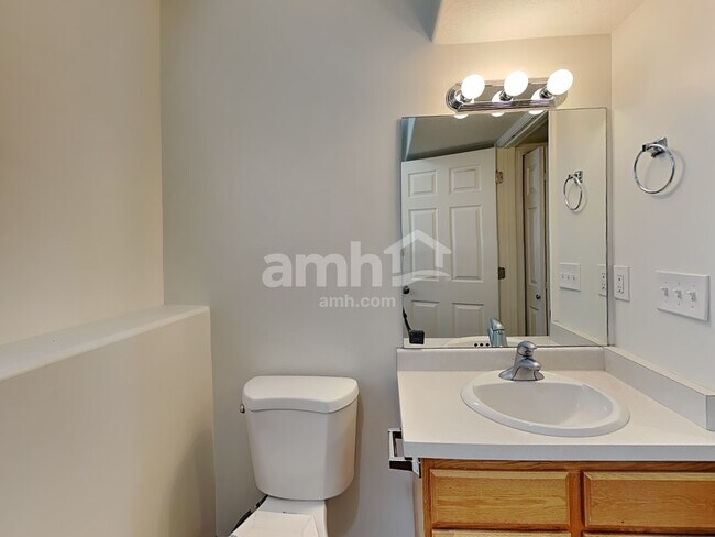 Building Photo - 2602 W 4050 S