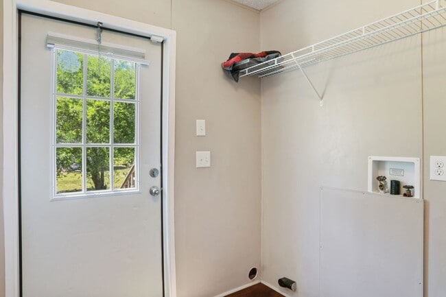 Building Photo - 4bd 2ba Mobile HOME FOR RENT!