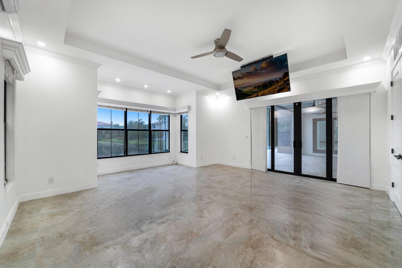 Building Photo - 9065 Watercrest Cir E