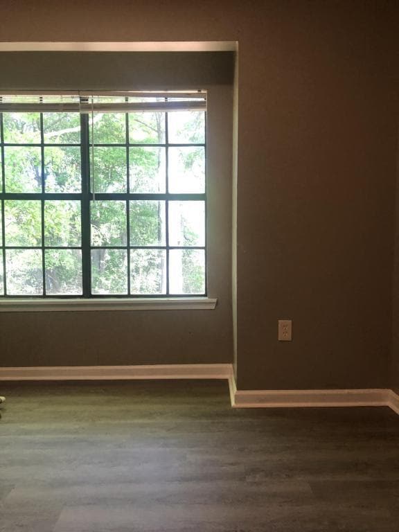 Building Photo - 2025 Sherwood Meadow Dr