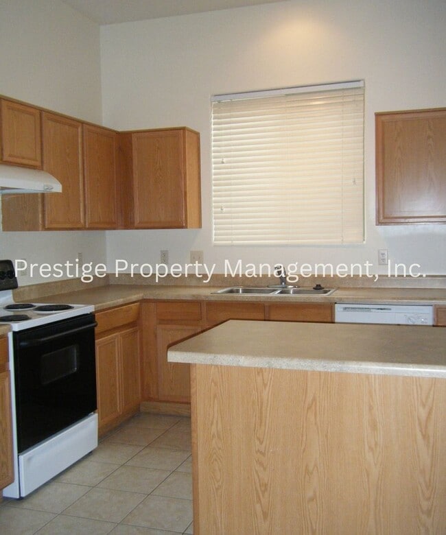 Building Photo - 3/2 Spacious Vail Home, Must See!