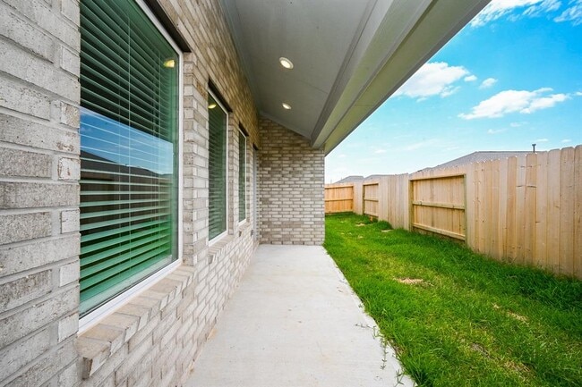 Building Photo - 26811 Tree Mallow Dr