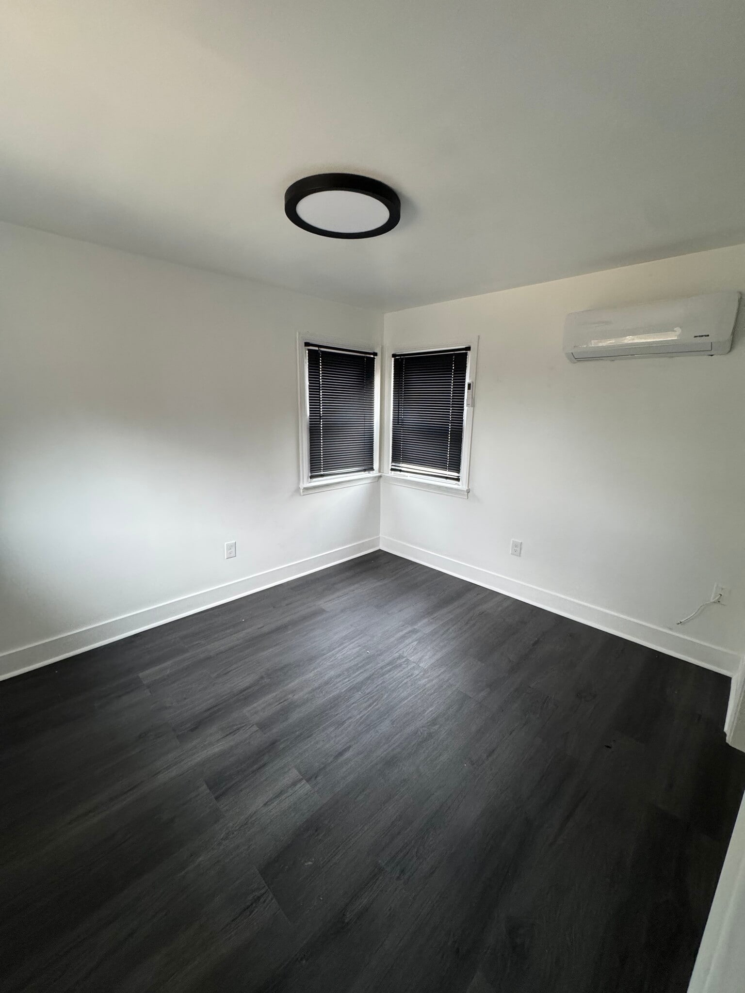 Building Photo - 550 Union School Rd