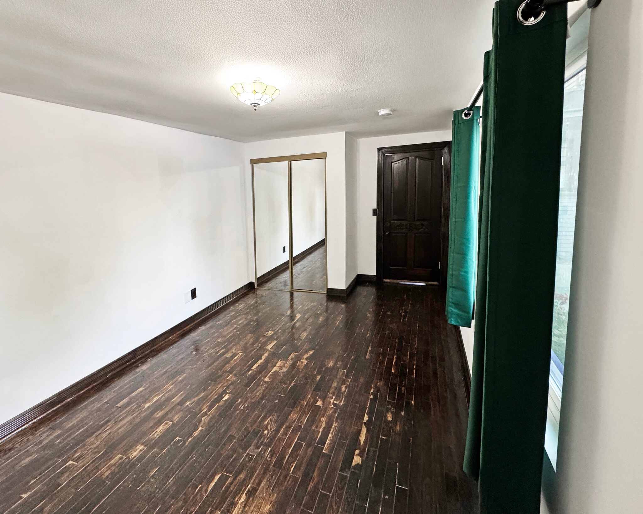 Building Photo - 1108 N Sweetzer Ave