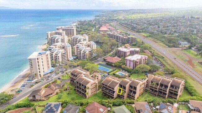 Building Photo - Stunning views, space and comfort.