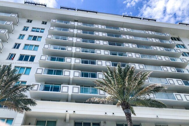 Building Photo - 9499 Collins Ave