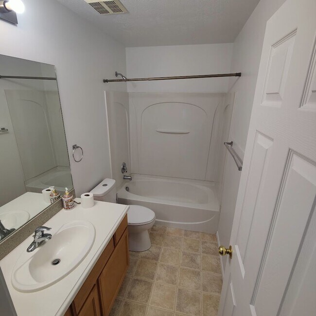 Building Photo - 5 Bed 3 Bath House in Lehi for Rent!