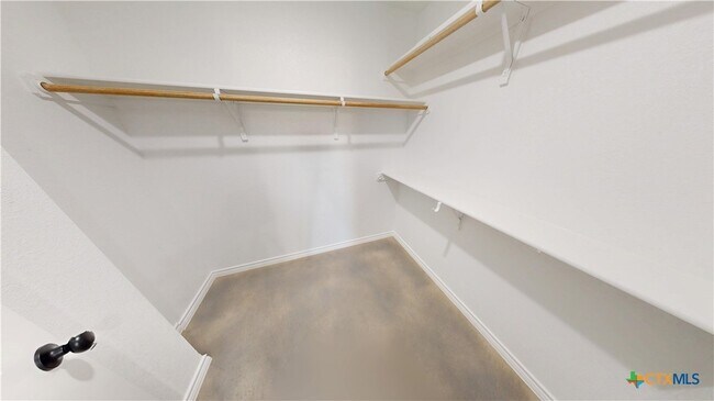 Building Photo - 905 Smoke Tree Ln