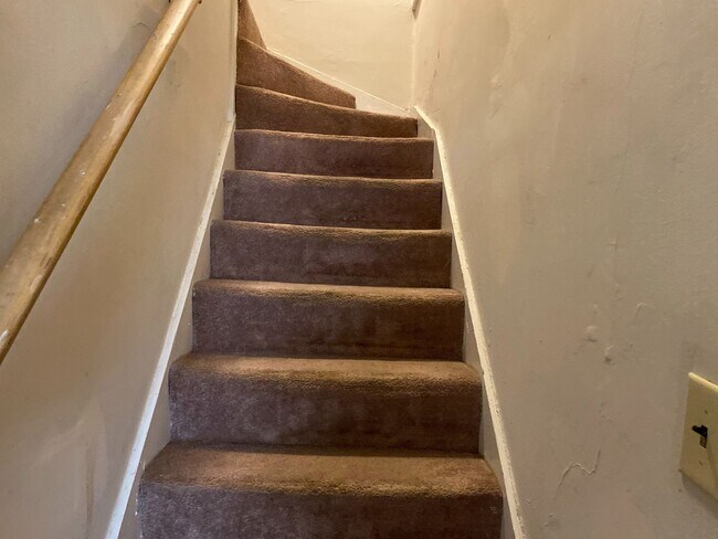 Building Photo - 339 Park Ave