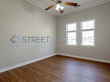 Building Photo - 119 Wellington St