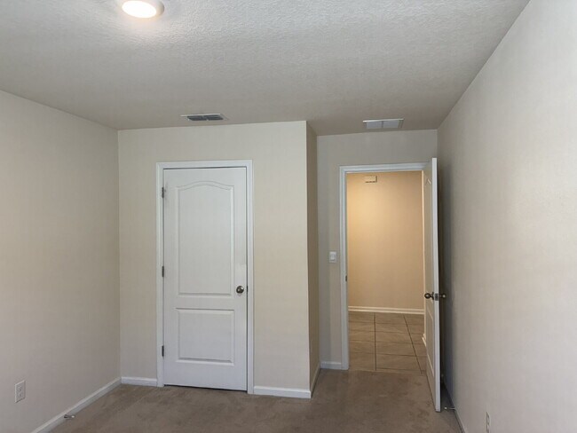 Building Photo - For Rent