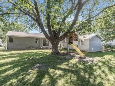 Building Photo - 617 Barr Dr