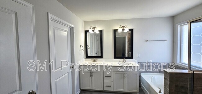 Building Photo - 218 Stamm Dr