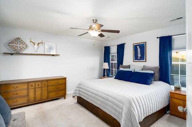 Building Photo - 5300 Silver Mill Dr