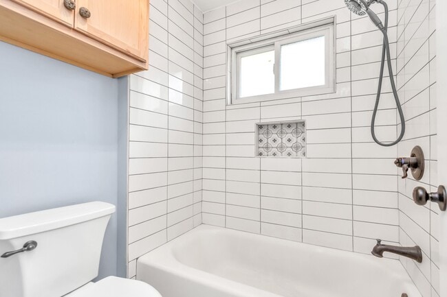 Building Photo - 13627 Greenridge Dr