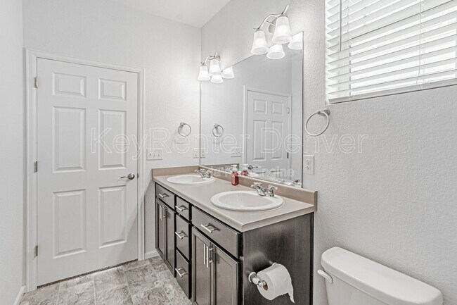 Building Photo - 6037 N Halifax Ct