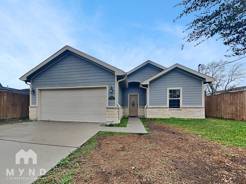 Building Photo - 3638 Lydia St