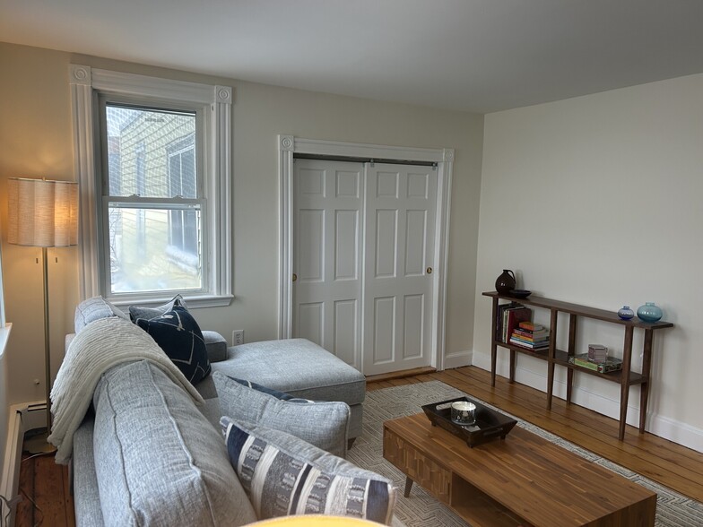 125 Spring, #2, Cambridge - 125 Spring St